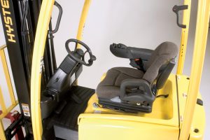 Empilhadeira Elétrica de 3 rodas Hyster J30-40XNT